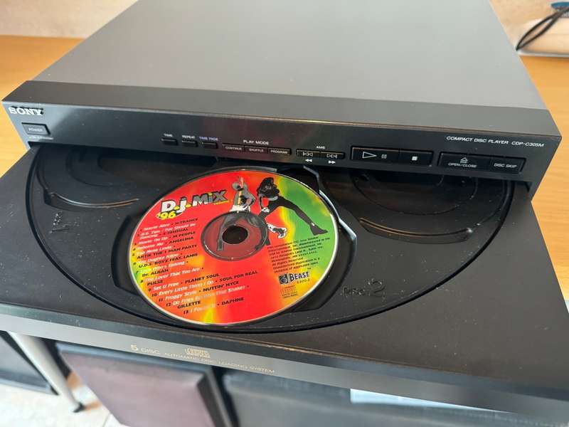 CD & Cassette Players SONY CD SHUTTLE PLAYER !!! BARGAIN !!!! was