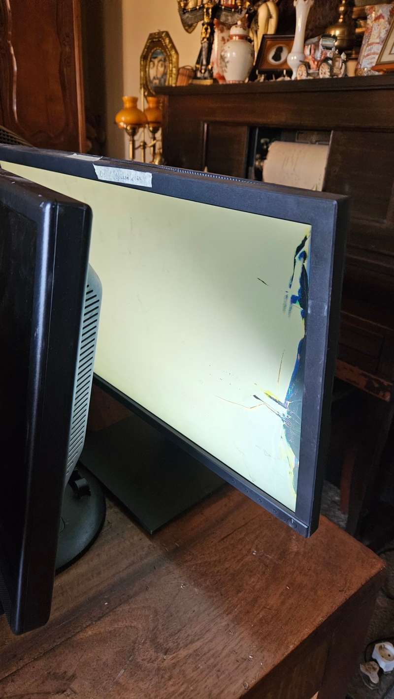 Massive Monitor Monitors - Huge Lot of Monitors for sale in Johannesburg (ID:622113959)