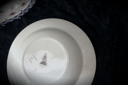 Royal-Doulton EXETER Rd No 626468 Bowls 50x261mm Chipped and Cracked see Photos