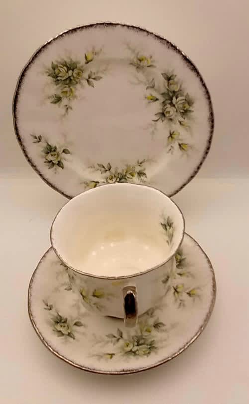 Vintage PARAGON "First love" Trio Stroke-on-Trent,By appointment to The Queen -6 available