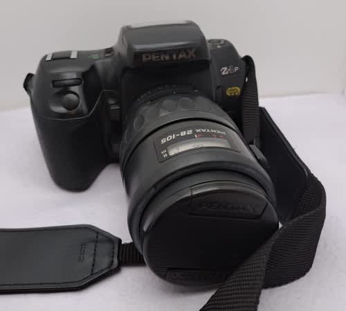 Pre-Owned Vintage Pentax Z-1P Panorama SLR 35mm Film Camera with SMC Pentax-FA 1:4-5.6 28-105 Lens.