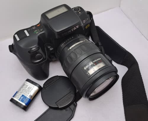 Pre-Owned Vintage Pentax Z-1P Panorama SLR 35mm Film Camera with SMC Pentax-FA 1:4-5.6 28-105 Lens.
