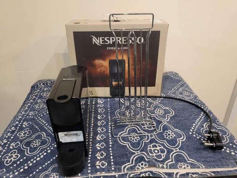 Espresso & Coffee Machines Nespresso Essenza Mini Coffee Machine