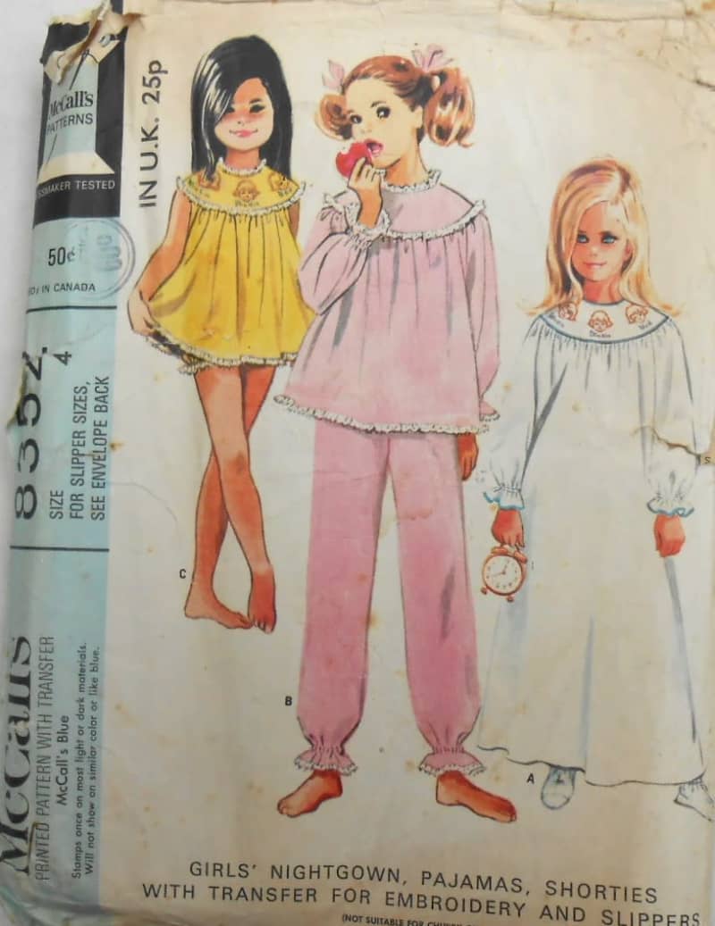 VINTAGE McCALLS 8352 GIRLS NIGHTGOWN-PJS-SHORTIES+TRANSFER SIZE 4 YEARS COMPLETE-UNCUT-F/FOLDED