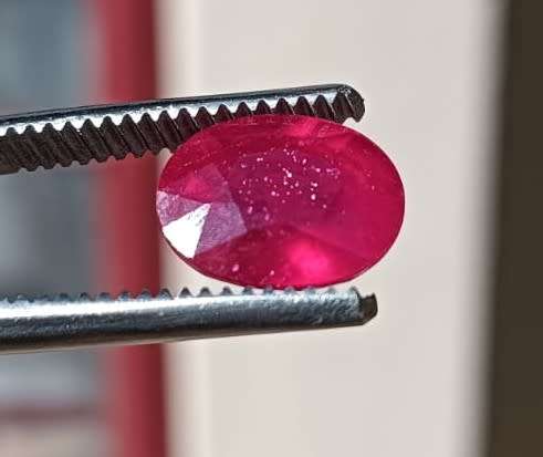Rubies - GISA CERTIFIED BLOOD RED 4.55CT RUBY GEMSTONE - UV STRONG RED ...