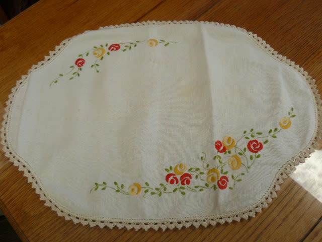 HAND EMBROIDERED COTTON TRAY CLOTH WITH HAND HROCHETED EDGE