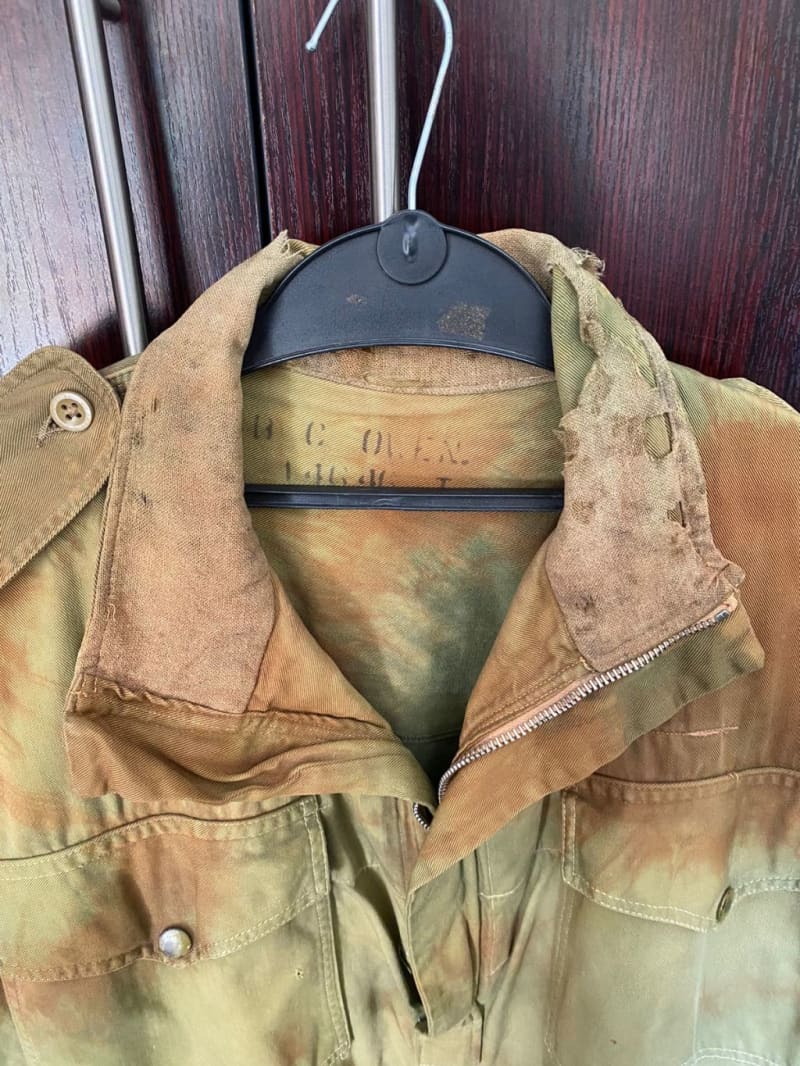 RHODESIAN SAS PARA JUMP SMOCK-THIS IS A VERY SPECIAL COMBAT WORN PIECE OF HISTORY AND LOOKING AT THE