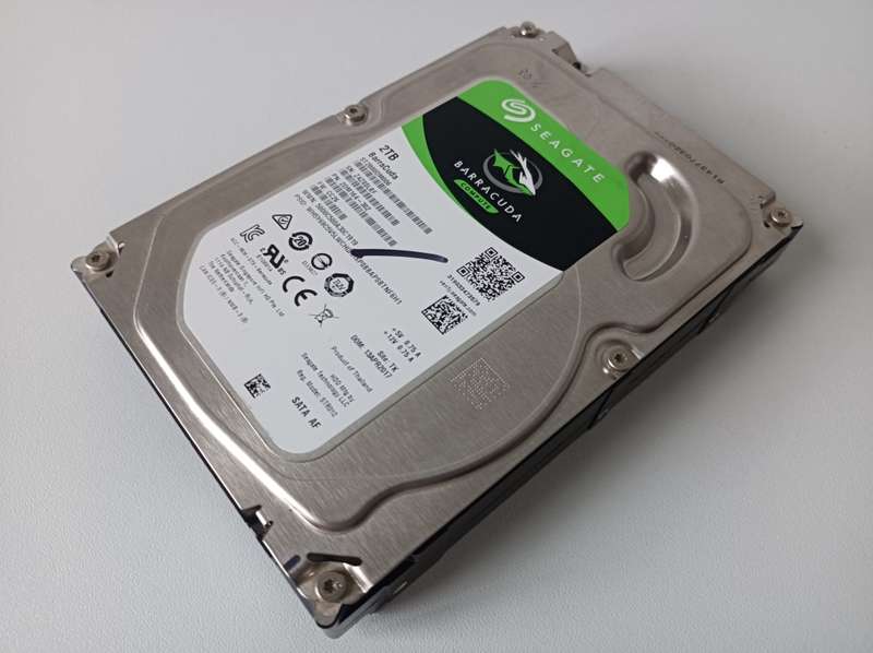 Internal Drives - Seagate 2TB HDD | 207mb/s read | 203mb/s write | 30% ...