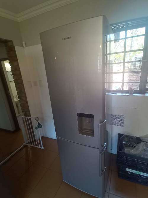 Fridges & Freezers Samsung RL40WGPS1 Bottom Freezer Combi was sold