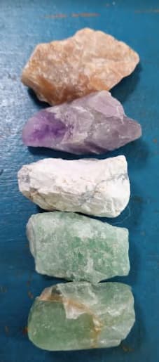 Selection of 5 Rough Stones Peach + Green Aventurine, Howlite, Amethyst and Fluorite