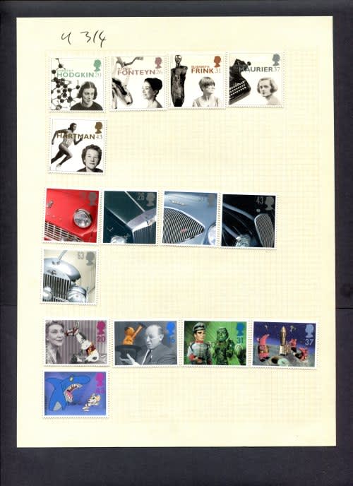 Great Britain - 15 Stamps (Hinged) On Album Page