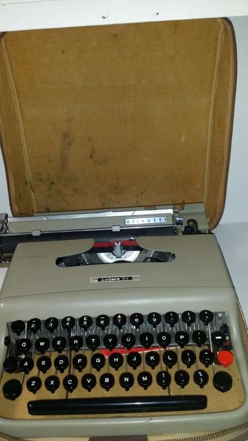 Writing Instruments & Accessories Olivetti Lettera 22 Portable