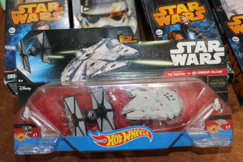 Models - HOT WHEELS STAR WARS - TIE FIGHTER VS MILLENNIUM FALCON was ...