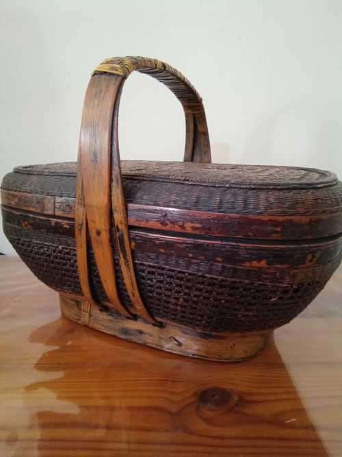 Oriental Antique 19th century Chinese Handwoven Basket 40cmx30cm was