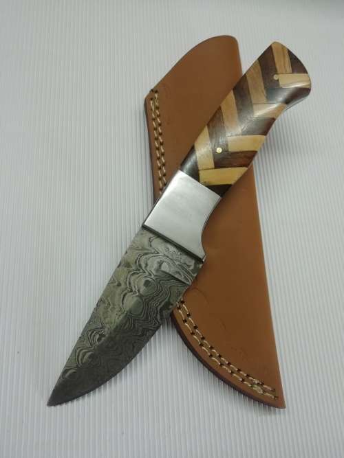 Hunting Knives HANDMADE DAMASCUS STEEL HUNTING KNIFE !!! was sold for