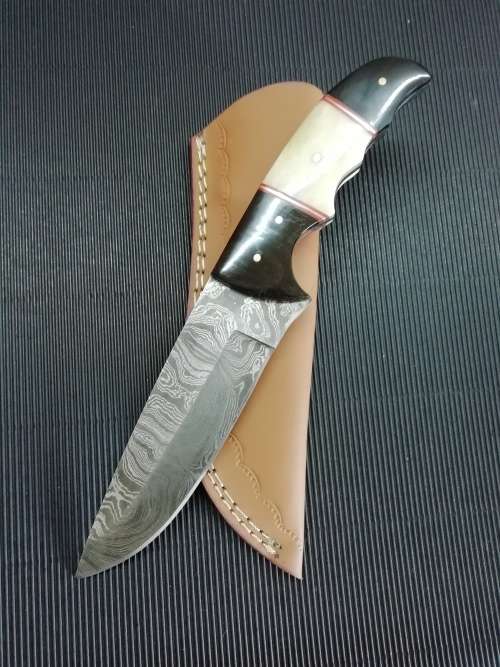 Hunting Knives HANDMADE DAMASCUS STEEL HUNTING KNIFE !!! was sold for