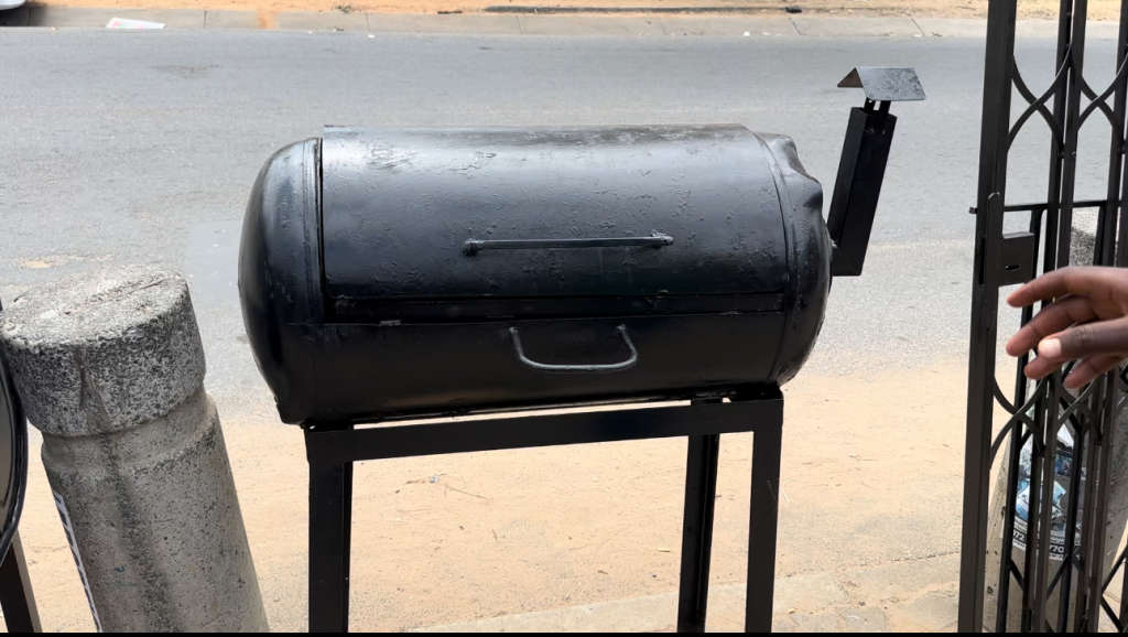 Braais Geyser Smoker/Braai stand for sale in Johannesburg (ID611646667)