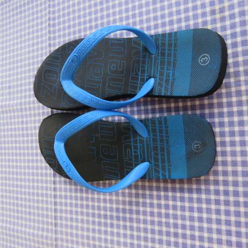 Shoes - Pair of boys blue flip flops with size 3 by WAVE ZONE. Good  condition. was listed for R29.00 on 2 Nov at 17:01 by trendyvintage191 in  Oudtshoorn (ID:532498693)