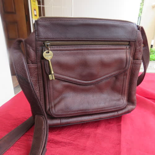 Fossil Cross Body leather shoulder bag - black - clothing & accessories -  by owner - apparel sale - craigslist
