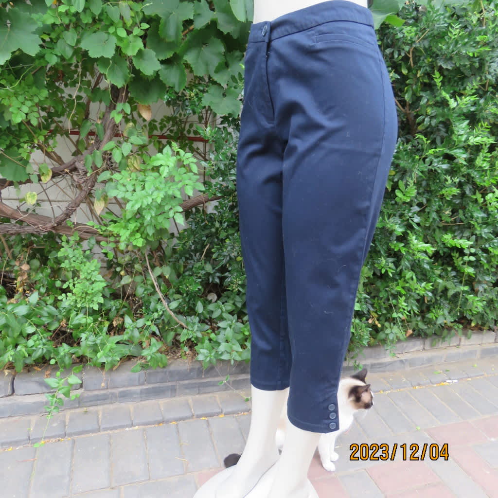 Pants & Leggings - Smart dark navy stretch cotton capri ankle length pants  by MILADYS size 38/14. New condition. was sold for R60.00 on 26 Jan at  09:45 by trendyvintage191 in Oudtshoorn (ID:603642543)
