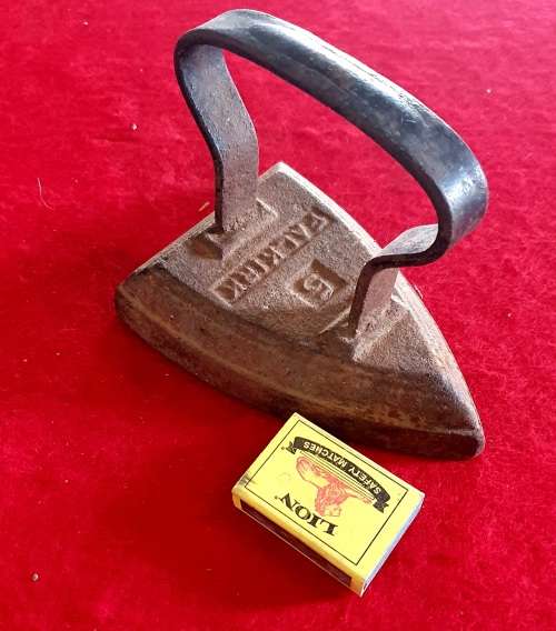 Other Africana ANTIQUE FALKIRK NO 5 SAD IRON. HEAVY CAST IRON. was