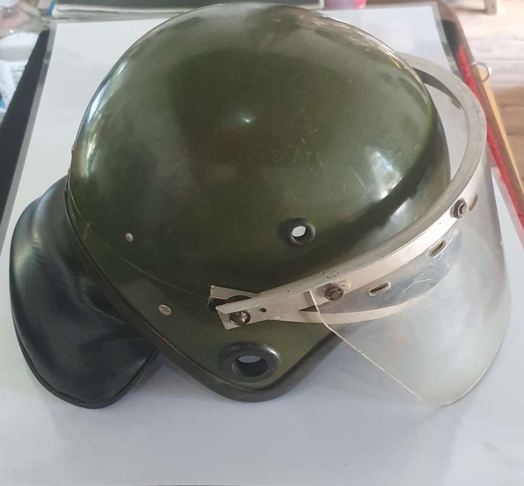 Sadf Riot Control Headgear - 1985 SADF ISSUED RIOT HELMET. NECK GUARD & VISOR. ALL INTACT ...