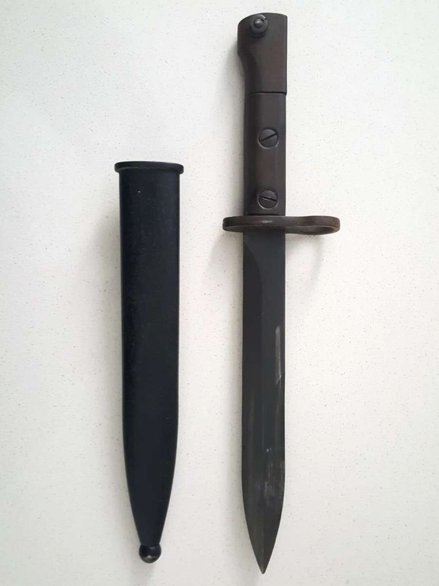 Bayonets - SADF S1 / Uzi Bayonet with Metal Scabbard for sale in ...