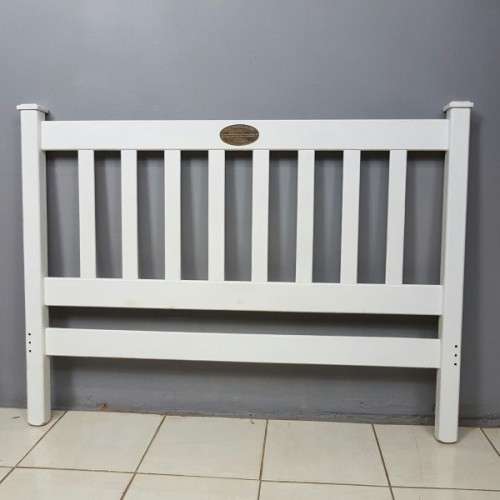 Headboards A stunning & unusual white Queen size headboard with an