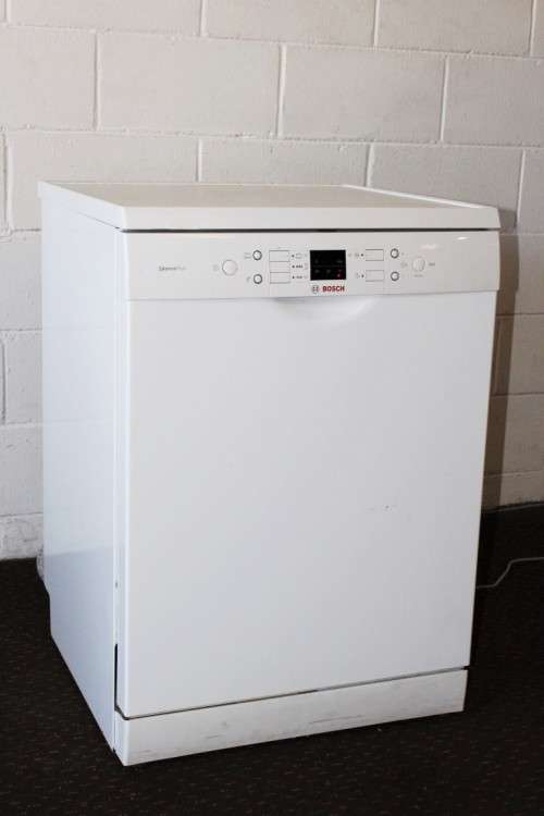Dishwashers A stunning Bosch SilencePlus dishwasher with separate cutlery tray in good working