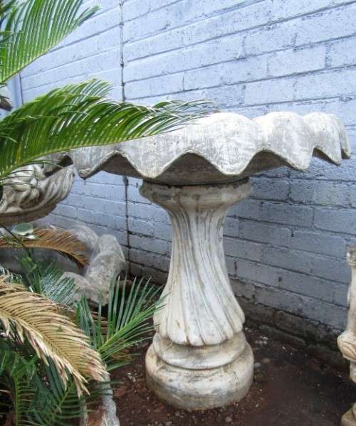 Bird Baths - A lovely concrete decorative bird bath. Stunning as a ...