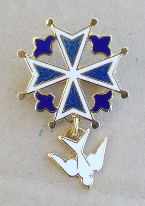 Brooches - The Huguenot Cross of Languedoc was sold for R100.00 on 13 ...