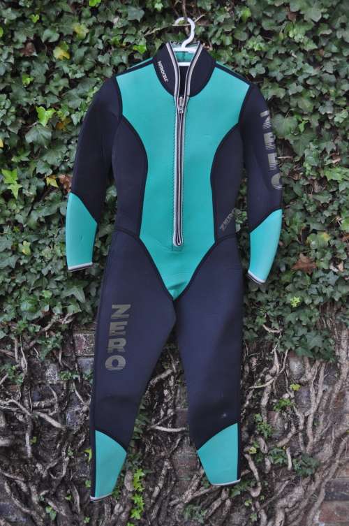 Wetsuits Zero Wetsuit 5mm Size Small was listed for R550.00 on 2 Nov