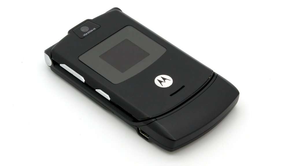 Other Smartphone Brands - Retro Slide Phone - Motorola RAZR V3 for sale ...