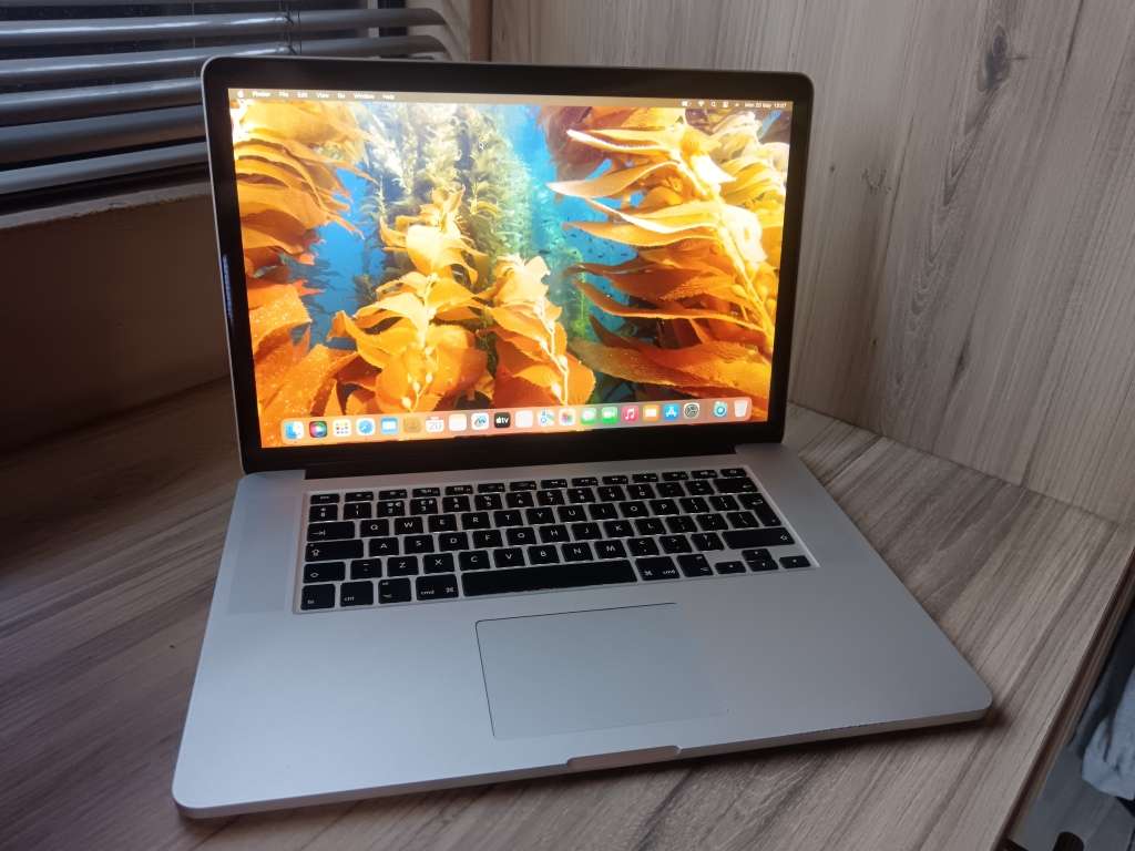 Apple Laptops - 2013 Retina MacBook Pro 15inch Intel Core I7 for sale ...