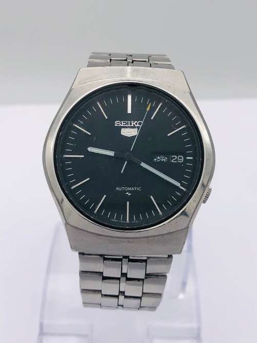 seiko 5 arabic day date