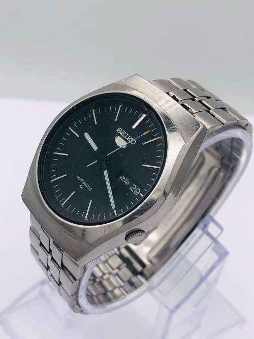 seiko 5 arabic day date
