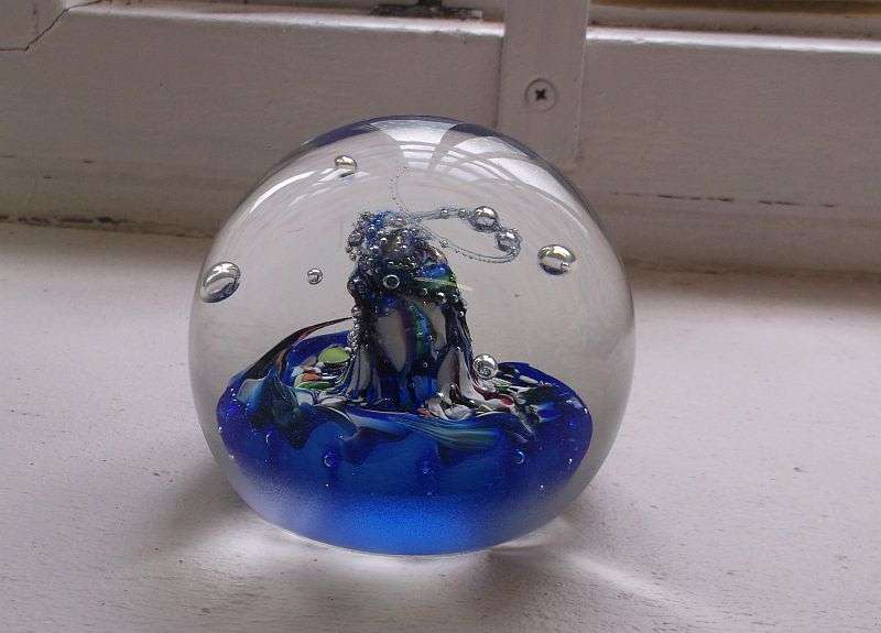 Paperweights & Dumps A remarkable Vintage solid glass Paperweight with makers marks