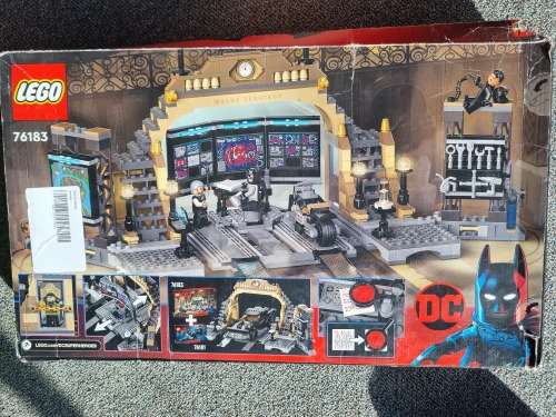 LEGO Sets - LEGO DC Batman Batcave : The Riddler Face-off 76183 (581 ...