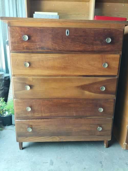 Drawers 5 Drawer Chest of Drawers was sold for R450.00 on 21 Dec at