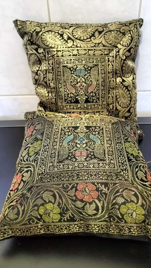 Cushions Set of 2 Superior Quality Embroidered Scatter Cushions was