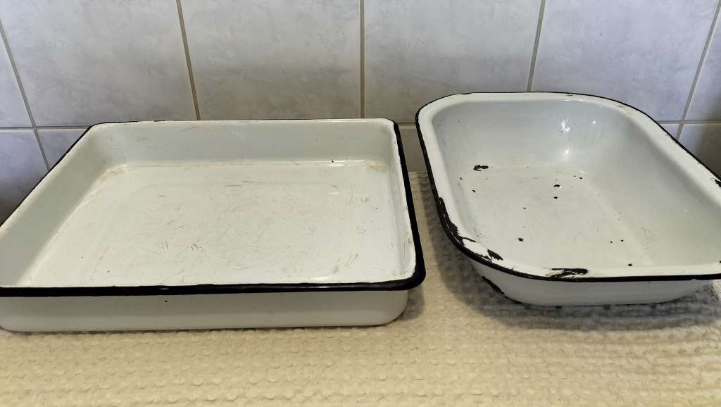 Enamelware Set of 2 Vintage Enamel Serving Trays (Bid per tray) for