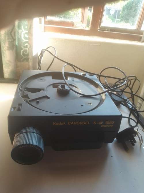 Projectors Kodak Carousel SAV 1050 projector 1983 model, does not