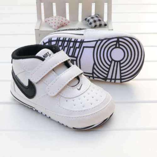 Shoes NIKE BABY SHOES was sold for R200.00 on 24 May at 1731 by