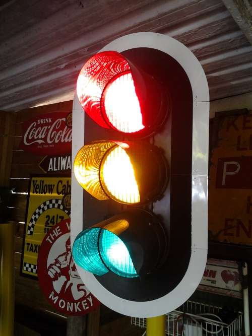 Other Antiques & Collectables ROBOT TRAFFIC LIGHT was sold for R477