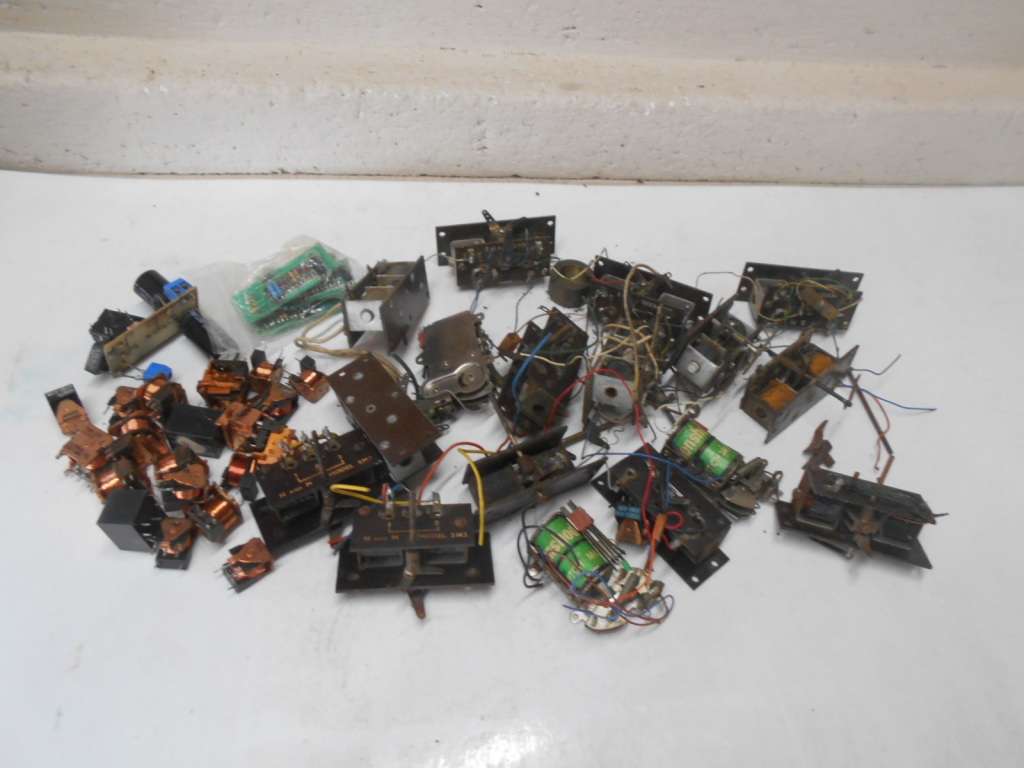 Parts & Accessories HO / OO SCALE VARIOUS POINT MOTORS & SPARES