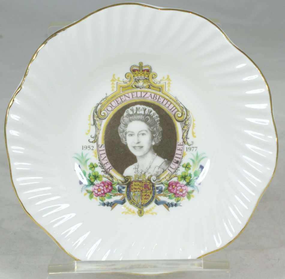 English Porcelain - Elizabethan Silver Jubilee - 1952-1977 - Queen ...