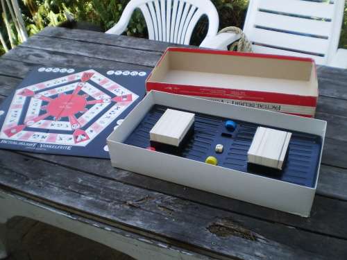 board-games-vintage-1985-factual-delight-vonkelfeite-board-game-south-african-quiz-game-in