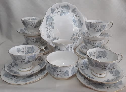 English Porcelain - Royal ALbert ``SILVER MAPLE`` 21pc Tea Set was ...