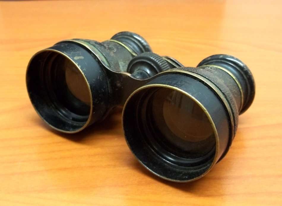 Binoculars *CRAZY R1 START* Antique binoculars was sold for R61.00 on