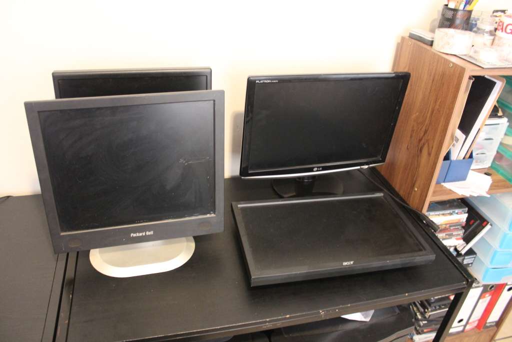 Monitors 4X Untested/ Working/ Faulty Monitor Screens For Sale for